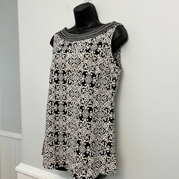 Susan Bristol Linen Blend Embroidered Sleeveless Blouse, Size Medium - Picture 2 of 11